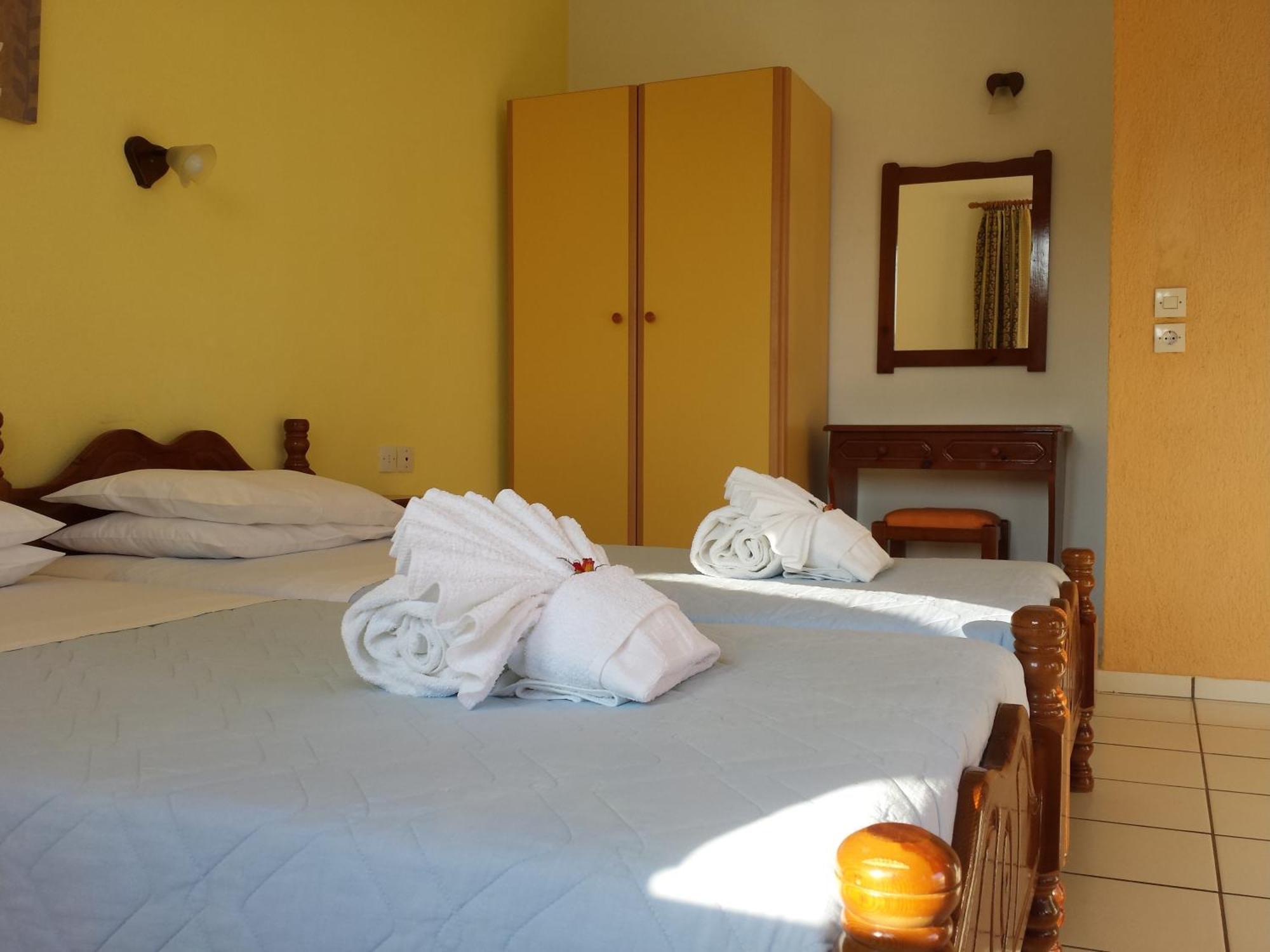 Zorbas Family House Hotell Troulos Rom bilde