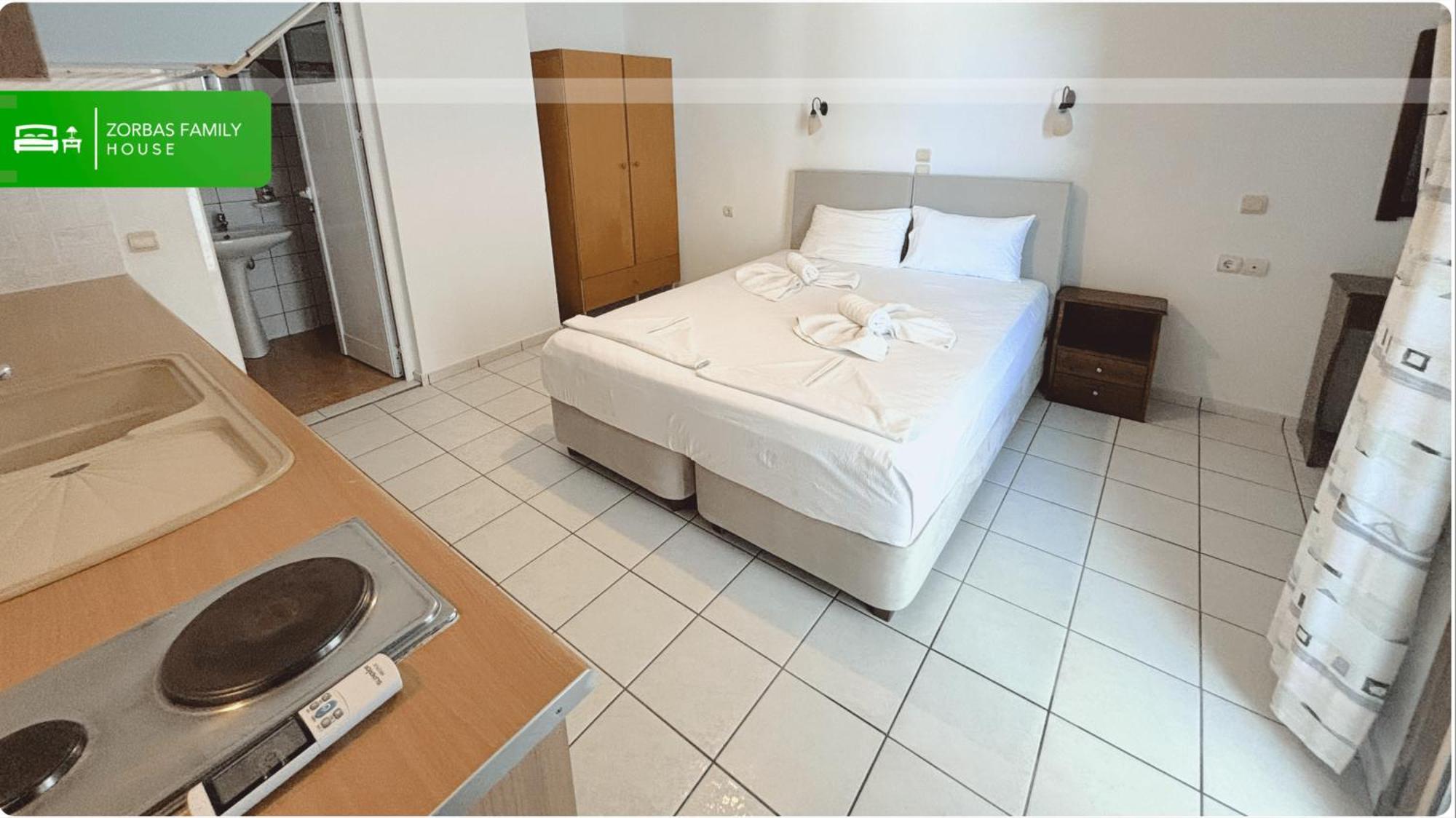 Zorbas Family House Hotell Troulos Eksteriør bilde