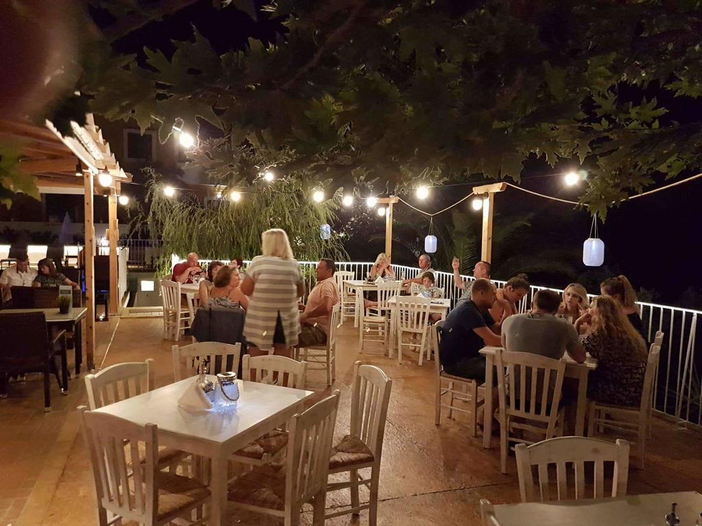 Zorbas Family House Hotell Troulos Eksteriør bilde