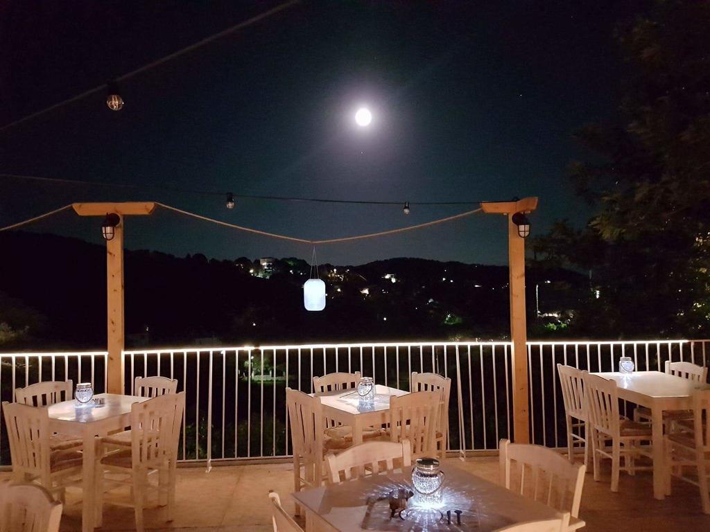 Zorbas Family House Hotell Troulos Eksteriør bilde
