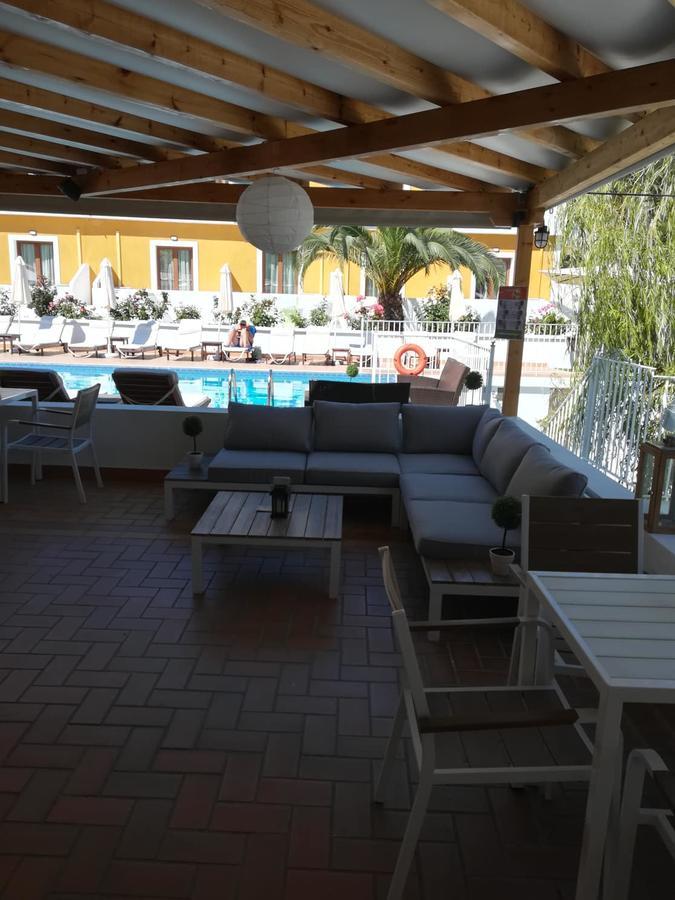 Zorbas Family House Hotell Troulos Eksteriør bilde