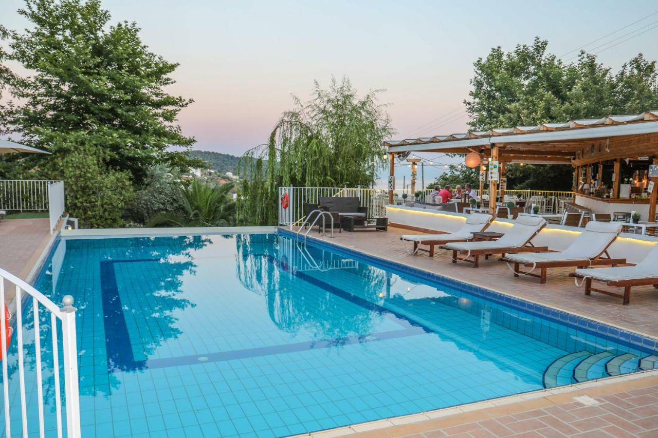 Zorbas Family House Hotell Troulos Eksteriør bilde