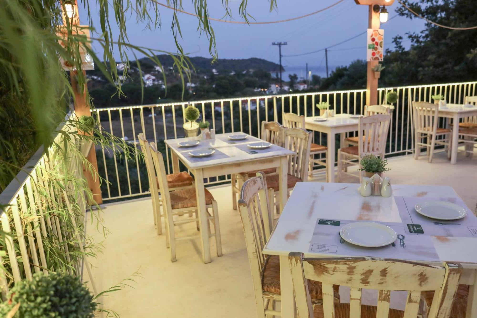 Zorbas Family House Hotell Troulos Eksteriør bilde